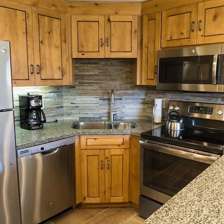 Fully Renovated Suite With Full Kitchen Park City Exterior photo