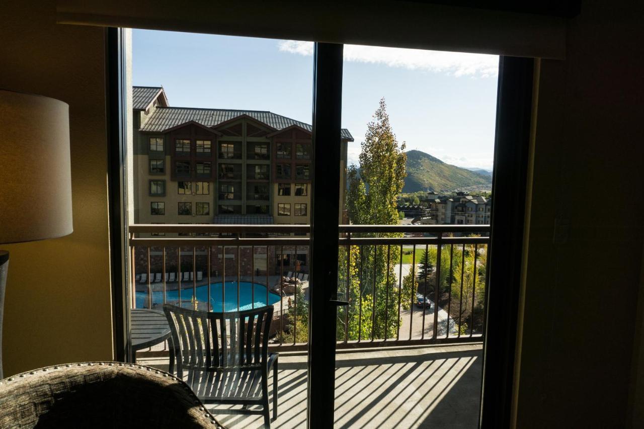 Fully Renovated Suite With Full Kitchen Park City Exterior photo